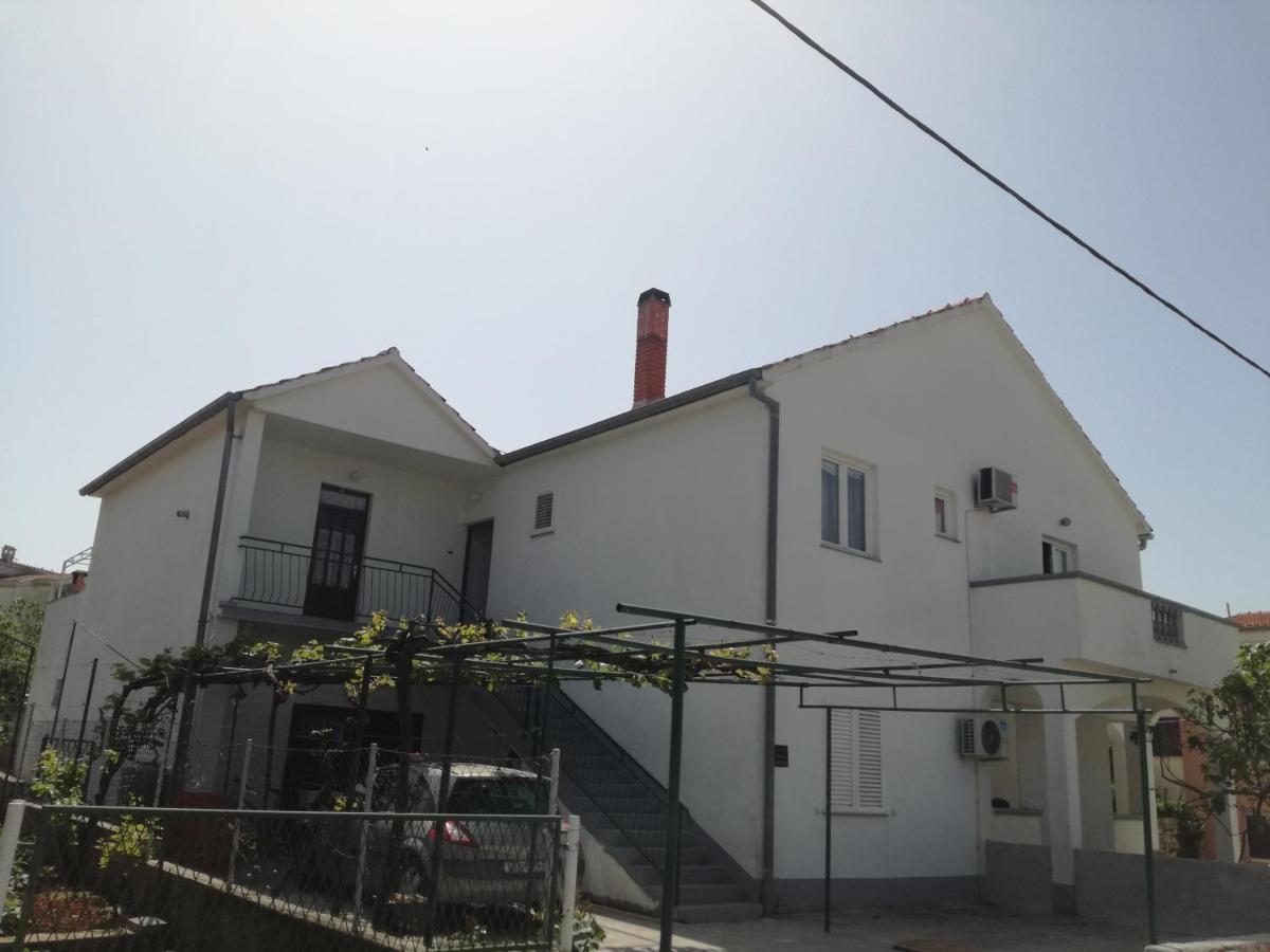 Apartmani Lukacic 비오그라드나모루 외부 사진
